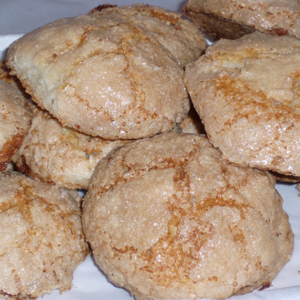 Amaretti, dolci sardi fatti a Perdaxius