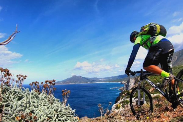 Escursione in Mountain bike nel Sud Ovest Sardegna con la guida Michele Pinna