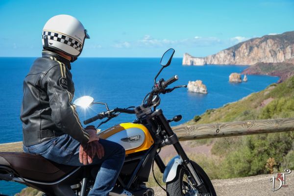 Tour in moto con On An Island